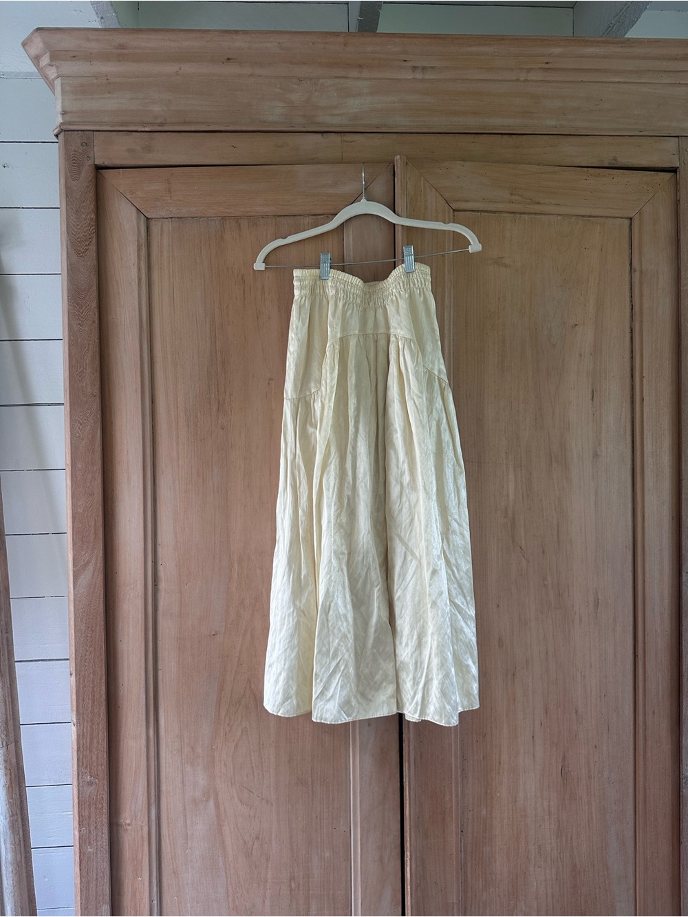 Vince Soft Butter Yellow Skirt - size 4